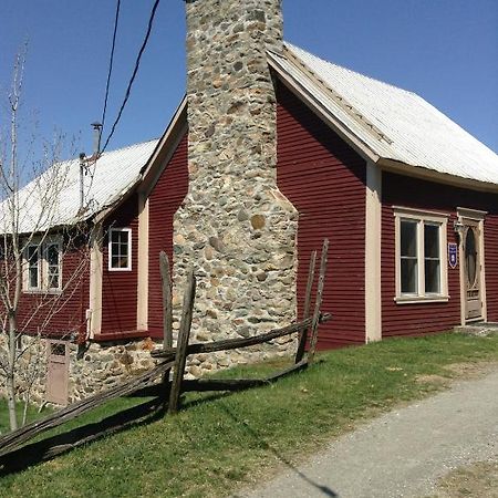 Chalet Ancestral L'Orignal Eastman Exterior photo